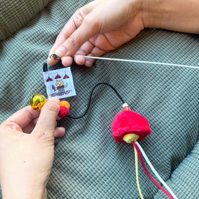 <tc>Meow² | 紅色街市燈逗貓棒替換件</tc>